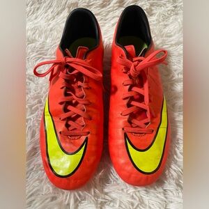 Nike Mercurial Victory 651632 690 Red Yellow Hyper Punch Soccer Cleats US 7.5